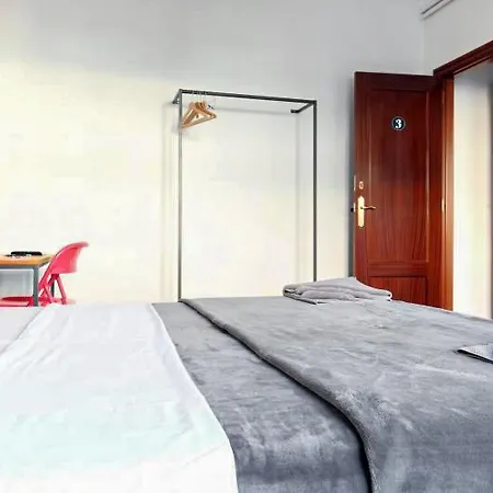 Apartment Traveller House 8 Bedroom Barcelona