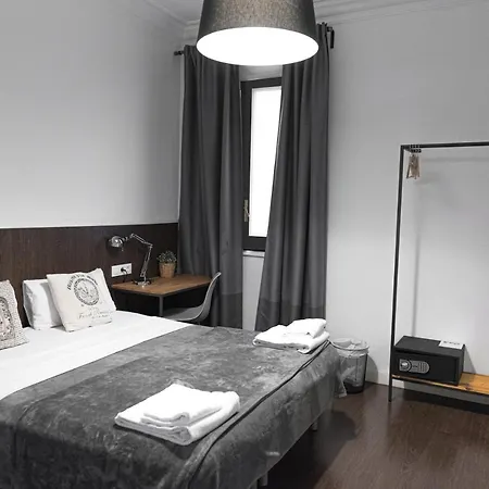 Traveller House 8 Bedroom * Barcelona
