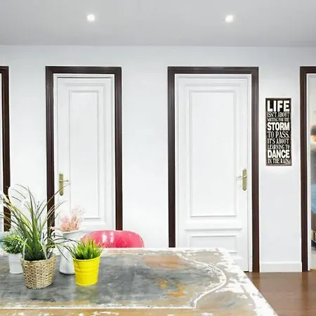 Apartment Traveller House 8 Bedroom