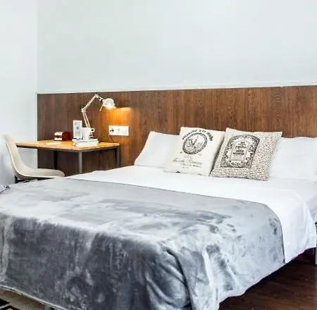 Traveller House 8 Bedroom Apartment