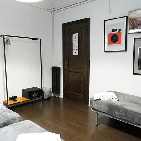 Traveller House 8 Bedroom * Barcelona