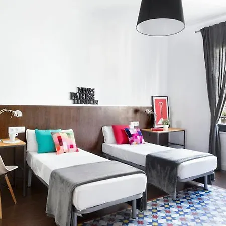 Traveller House 8 Bedroom Apartment *