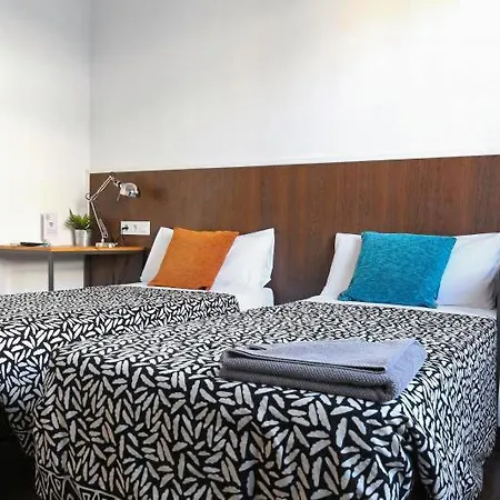 Traveller House 8 Bedroom Apartmán
